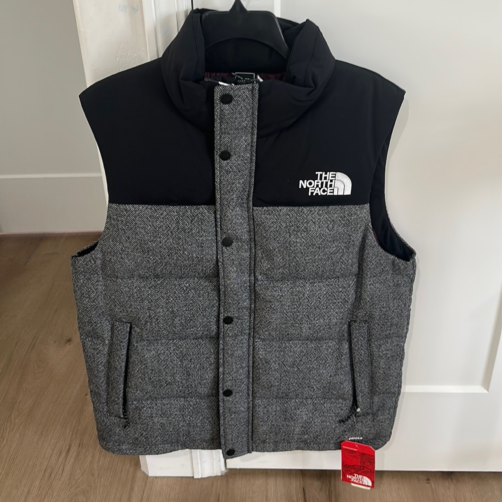 Brand new with tags Northface mens Nupste vest. Tweed lower. Impossible to Find